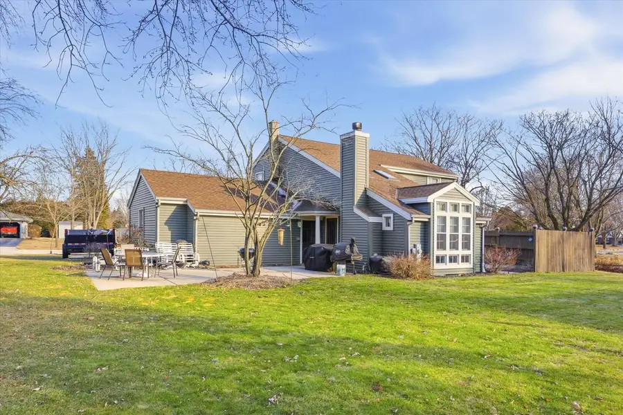 W67N977 Cambridge AVENUE, Cedarburg, WI 53012 - #2