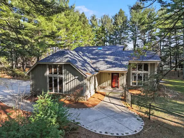 540 Mccarthy DRIVE S, Hartford, WI 53027