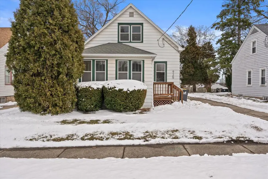 925 Harding AVENUE, Waukesha, WI 53186 - #2