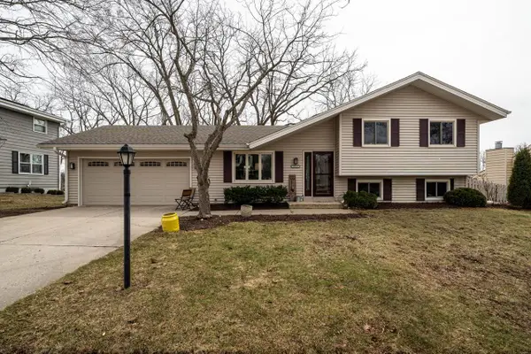 2713 Lancaster DRIVE, Waukesha, WI 53188