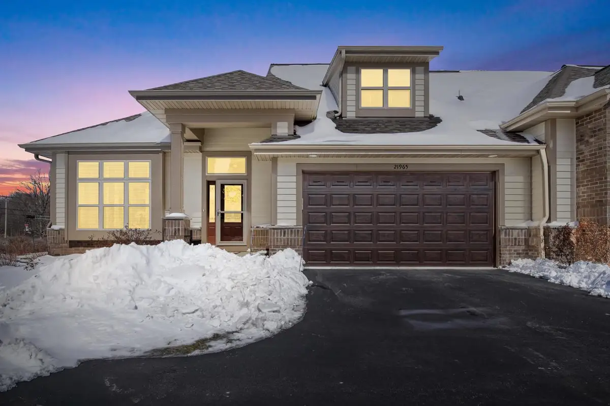 21965 W North AVENUE, Brookfield, WI 53045 - #1