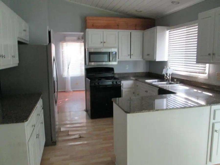 15875 W Marietta DRIVE, New Berlin, WI 53151 - #3