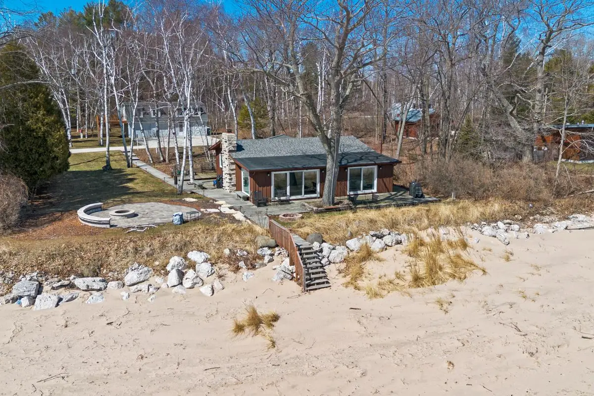 6576 Silver BEACH N #6577, Cedar Grove, WI 53013 - #1