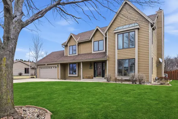 4870 S 122nd STREET, Greenfield, WI 53228