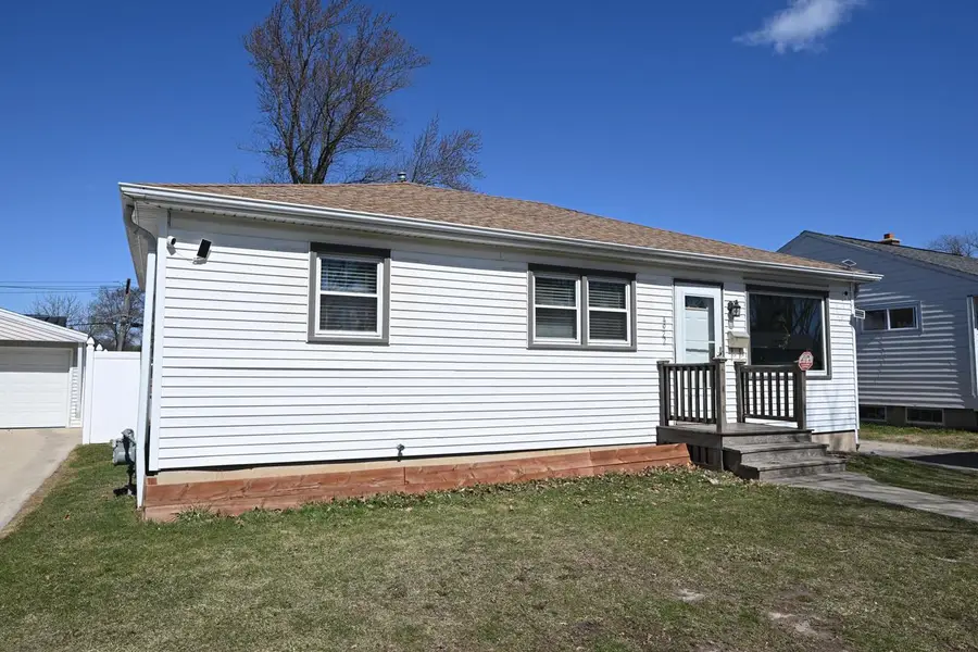 4922 W Norwich COURT, Milwaukee, WI 53220 - #2