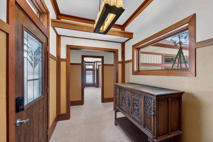 998 E Newark DRIVE, West Bend, WI 53090 - #2