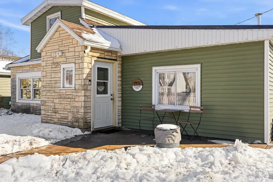 1916 Winnebago STREET, La Crosse, WI 54601 - #3