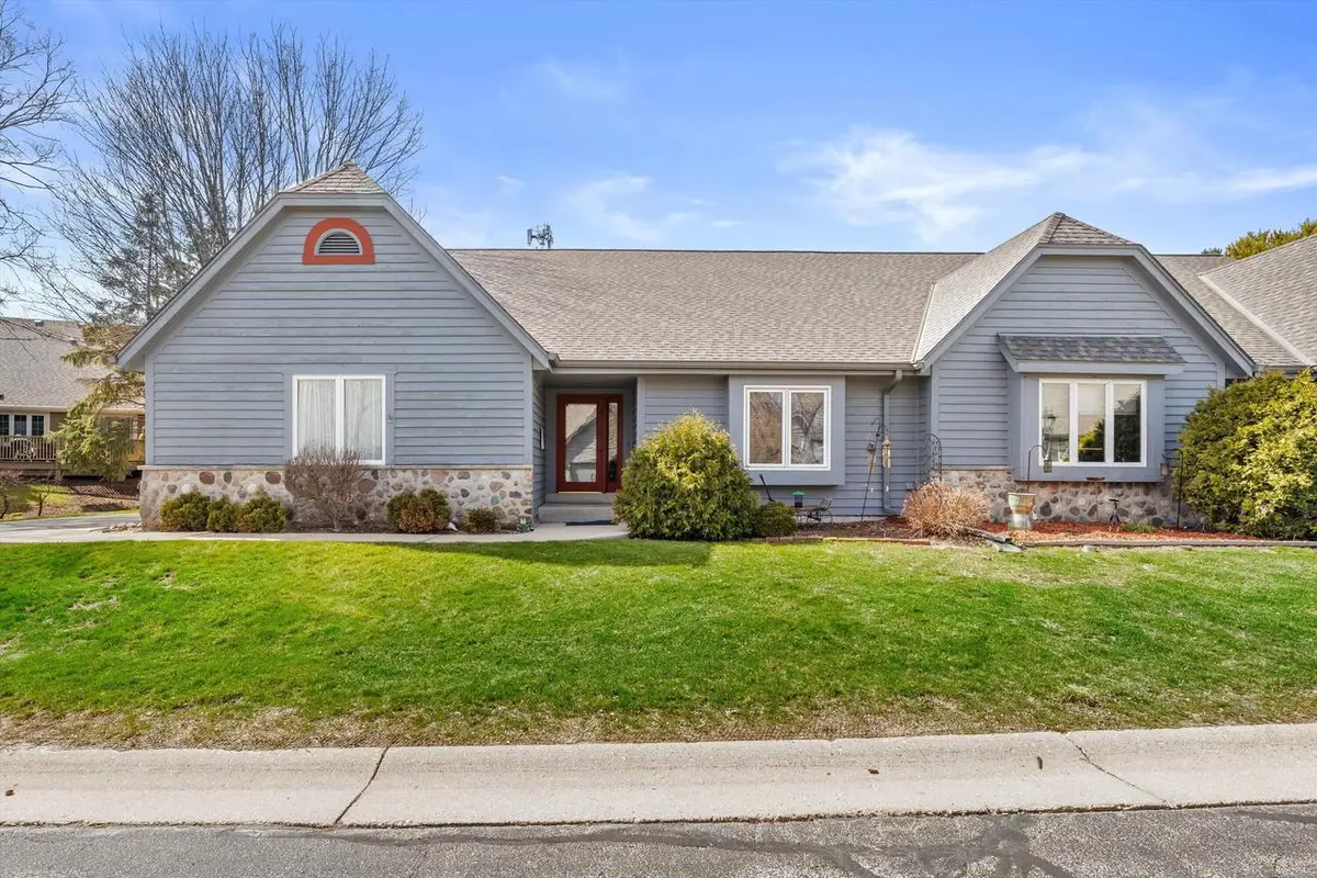 308 King William COURT, Waukesha, WI 53186 - #1