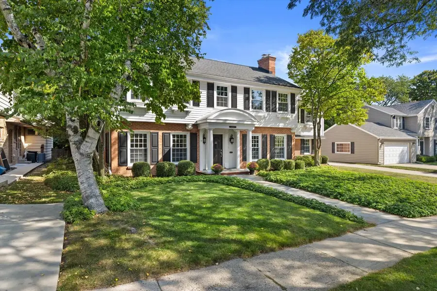 5050 N Lake DRIVE, Whitefish Bay, WI 53217 - #2