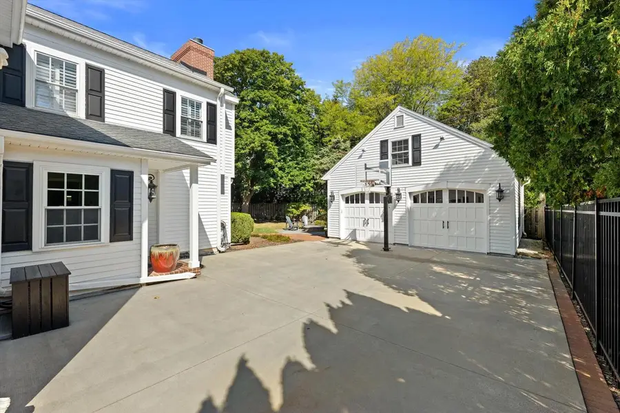 5050 N Lake DRIVE, Whitefish Bay, WI 53217 - #3