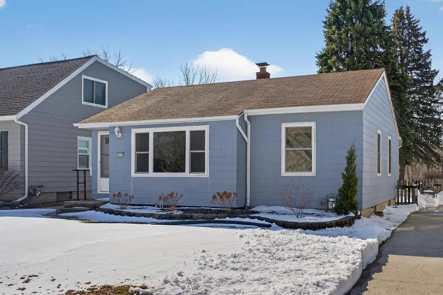 3135 E Koenig AVENUE, Saint Francis, WI 53235 - #2