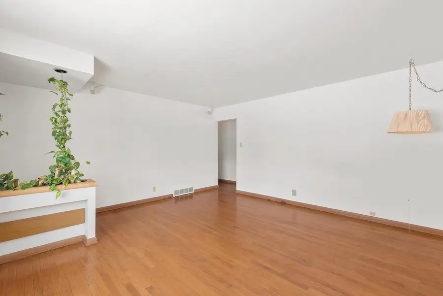 3756 S 124th STREET, Greenfield, WI 53228 - #3