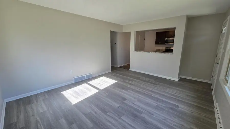 231 Prospect AVENUE, Pewaukee, WI 53072 - #3