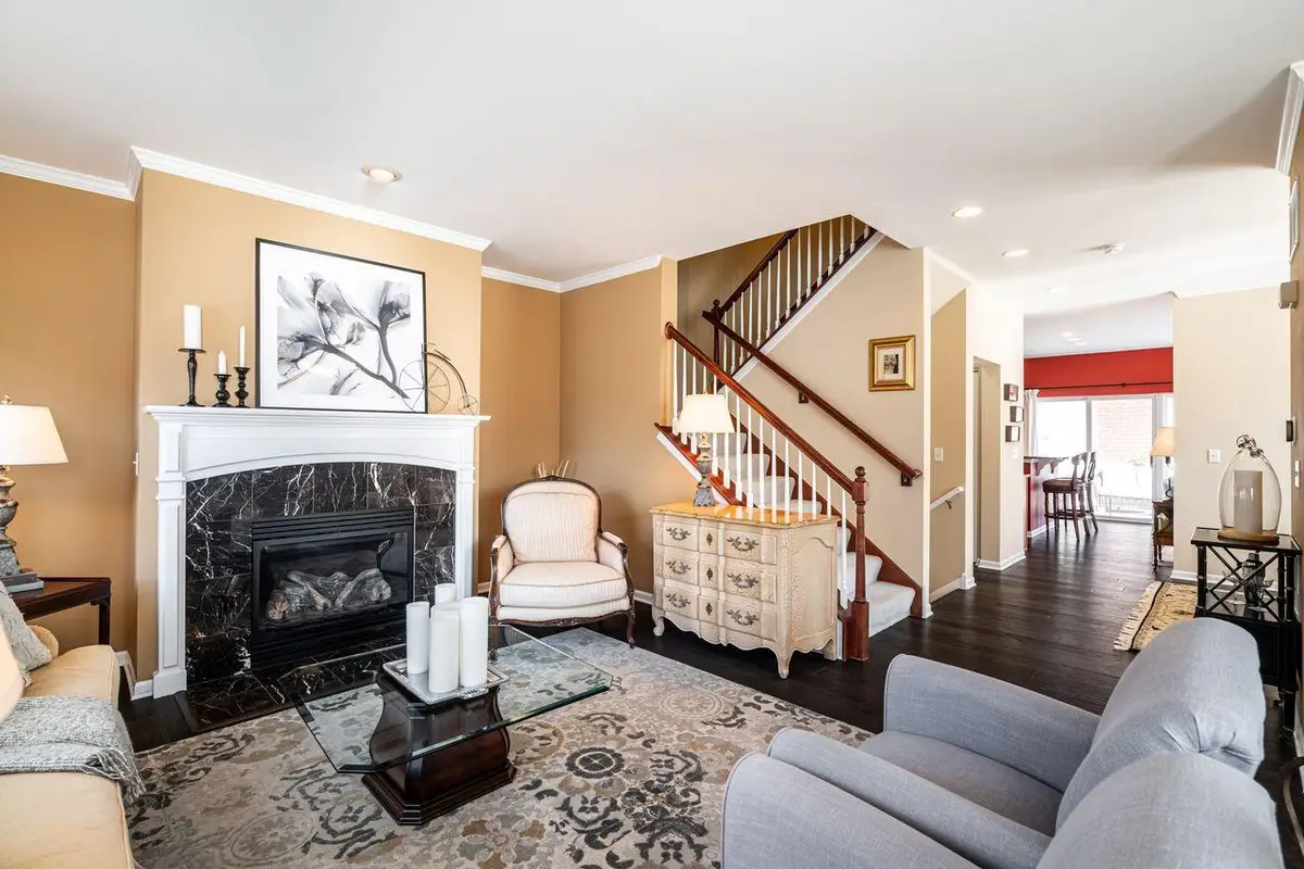 3870 S Lake DRIVE #1102, Saint Francis, WI 53235 - #1