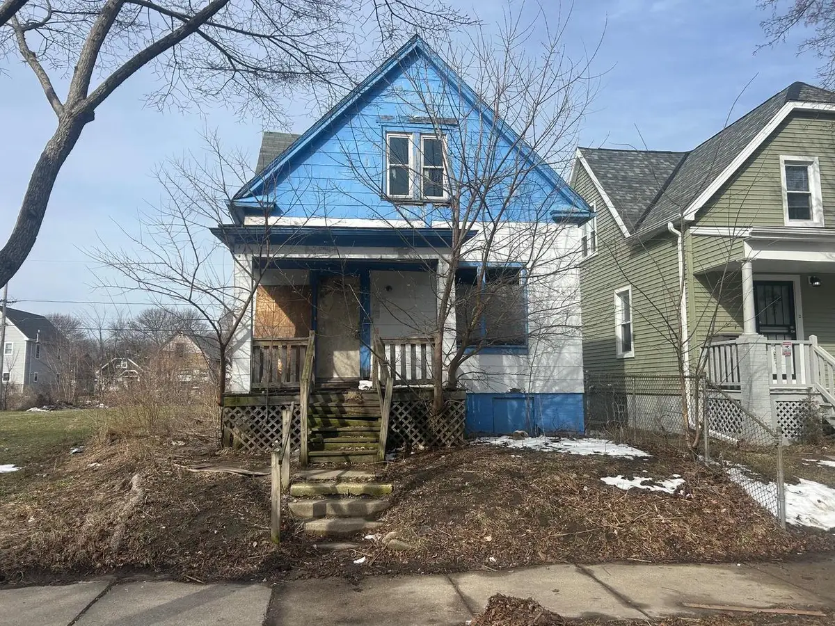 3047 N 22nd STREET, Milwaukee, WI 53206 - #1