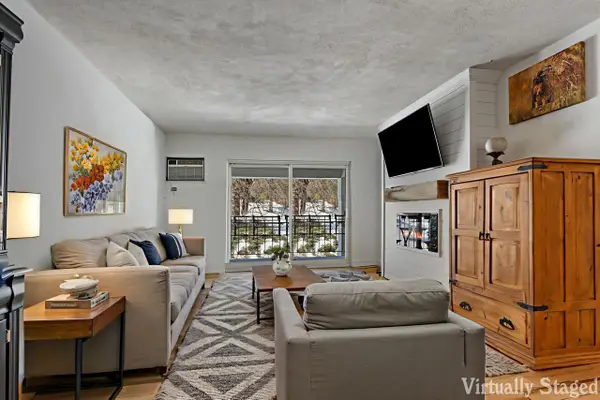 118 Evelyn LANE #H, Lake Geneva, WI 53147