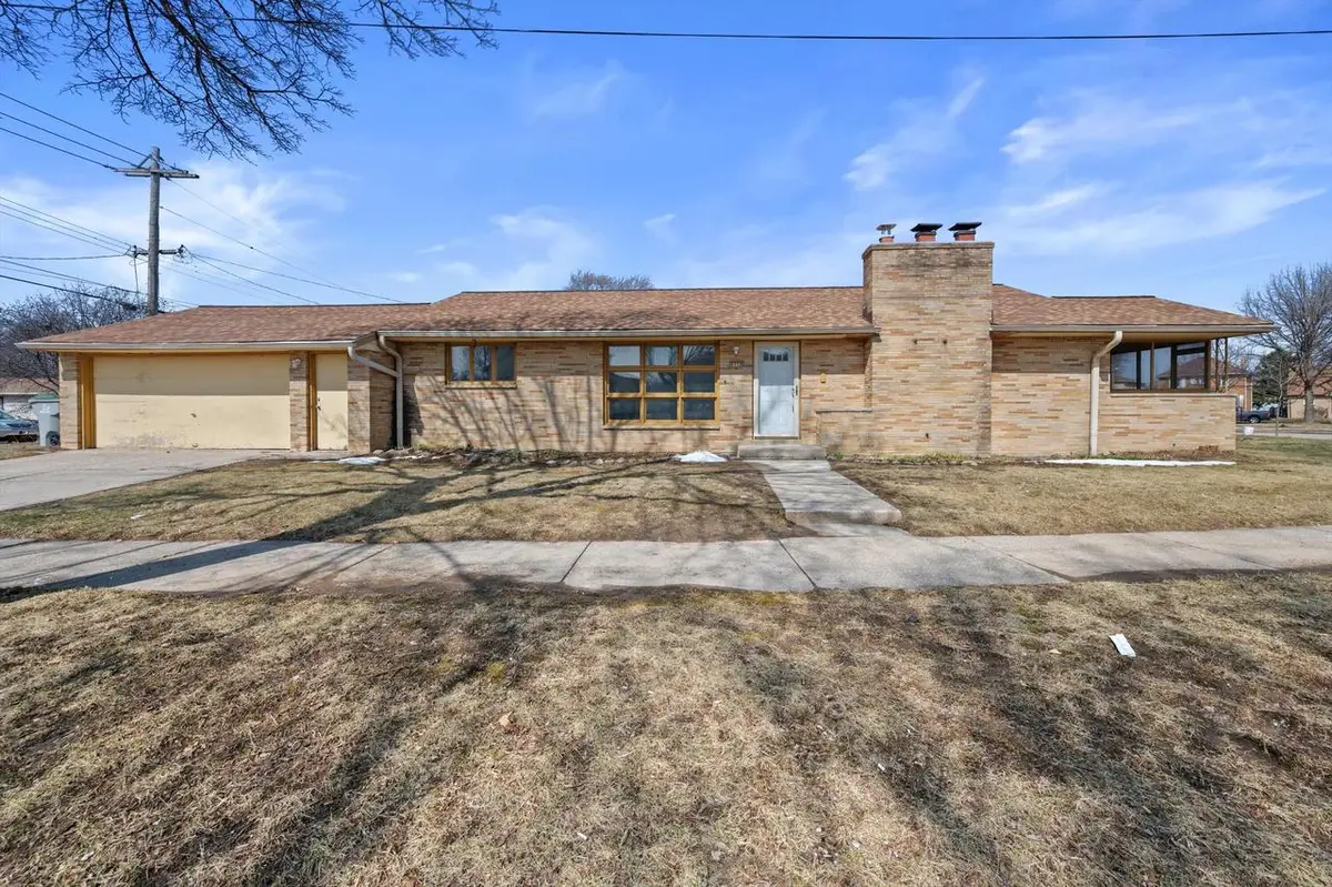 6500 W Glendale AVENUE, Milwaukee, WI 53218 - #1