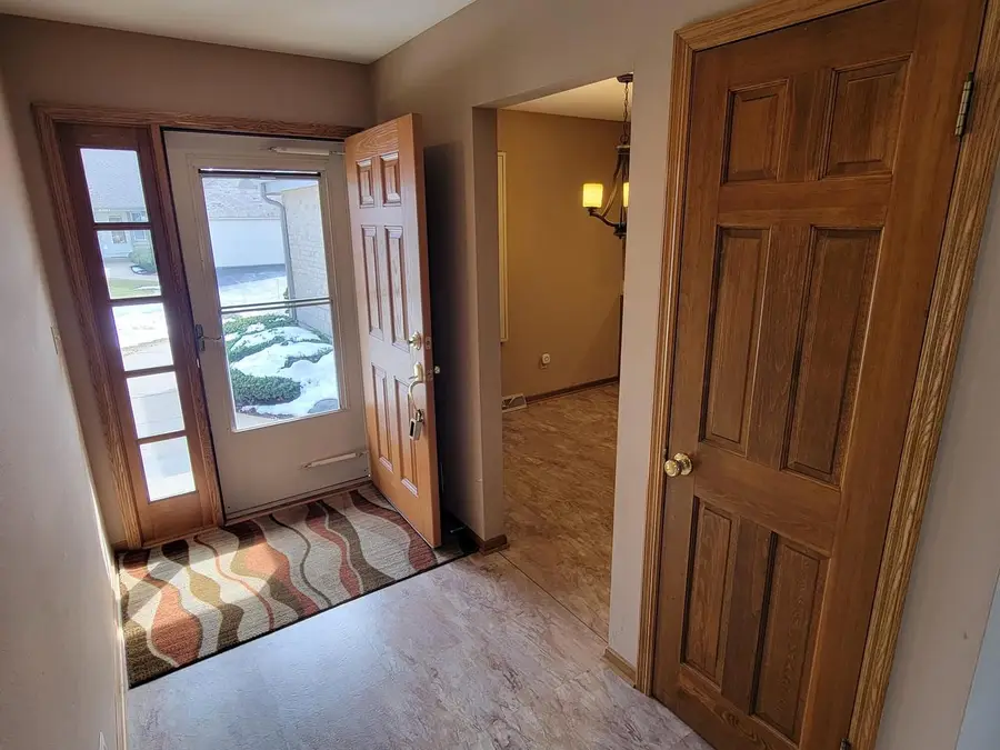 1925 Springbrook N #D, Waukesha, WI 53186 - #3