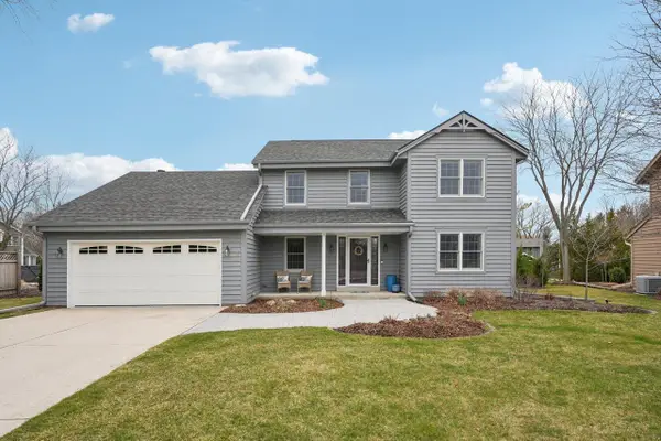 312 W Lilac LANE, Grafton, WI 53024
