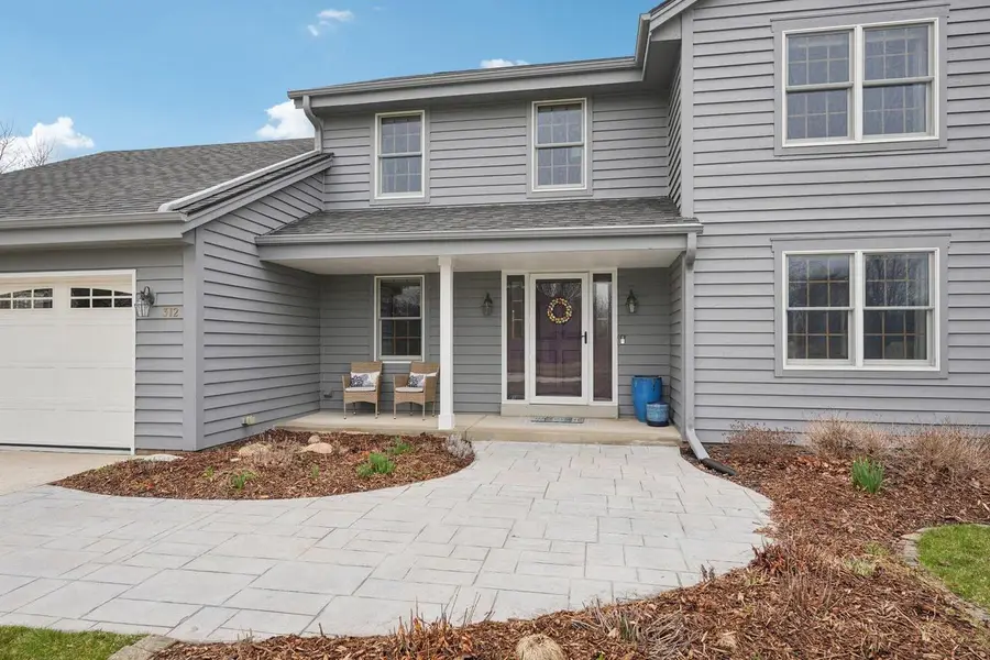 312 W Lilac LANE, Grafton, WI 53024 - #2