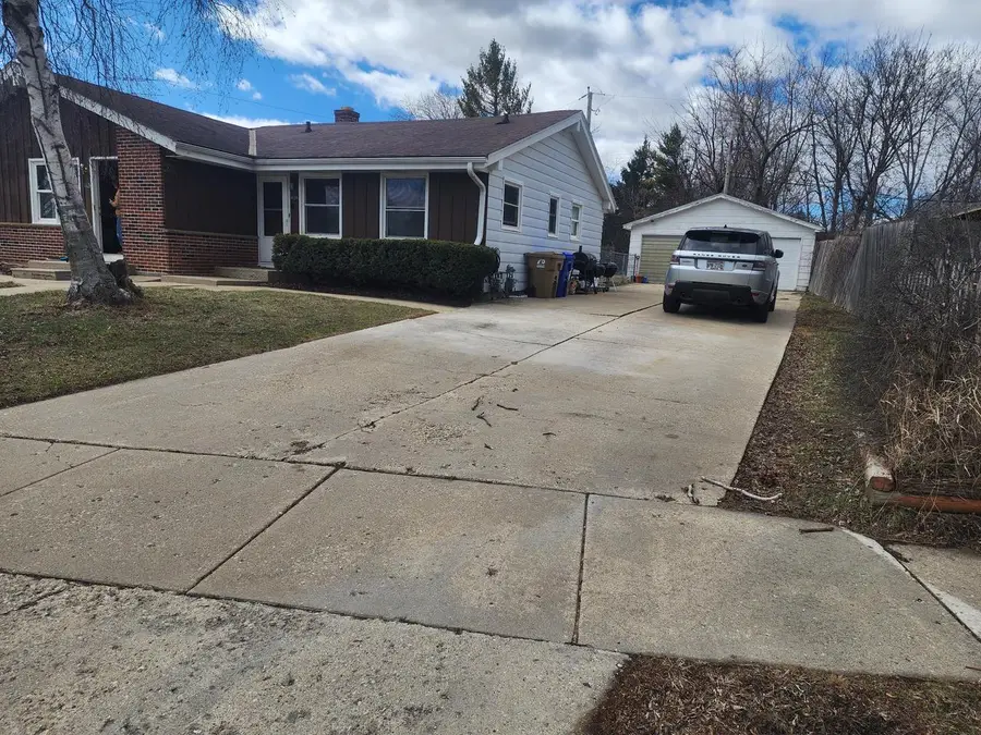 4624 Pershing BOULEVARD #4626, Kenosha, WI 53144 - #2