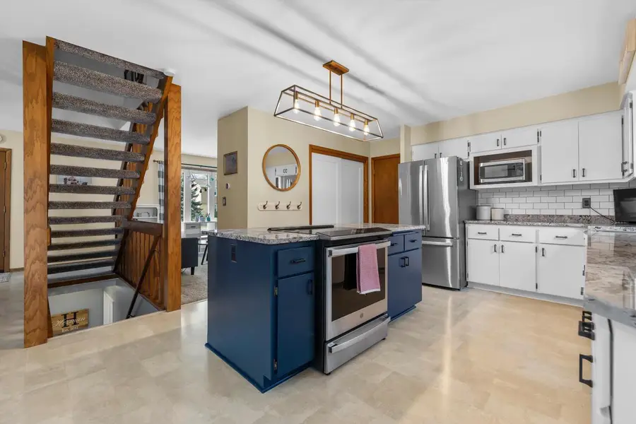 3260 S Regal DRIVE, New Berlin, WI 53151 - #3