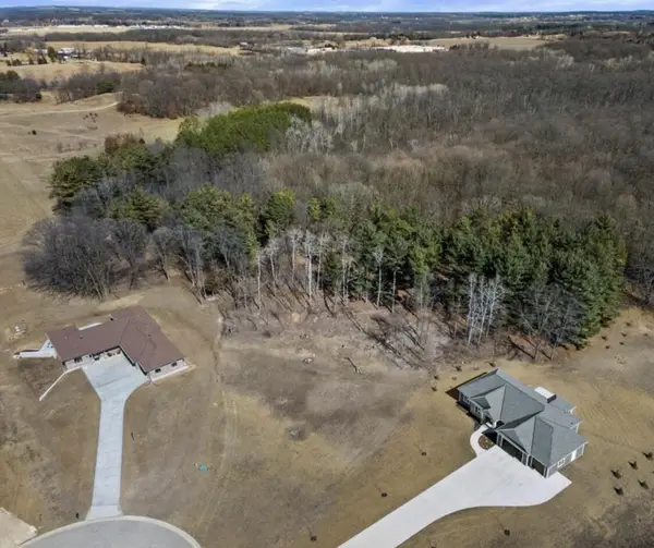 5788 THULL COURT, West Bend, WI 53095