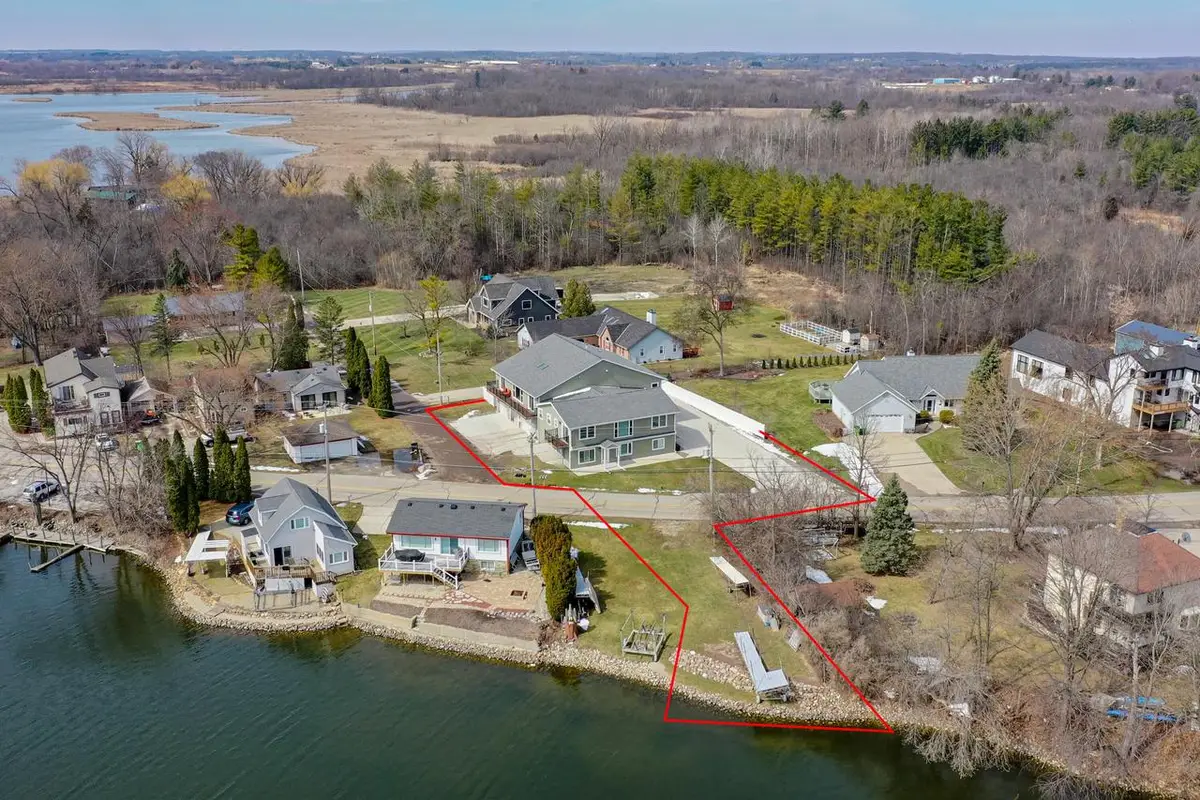 7134 N Tichigan ROAD, Waterford, WI 53185 - #1