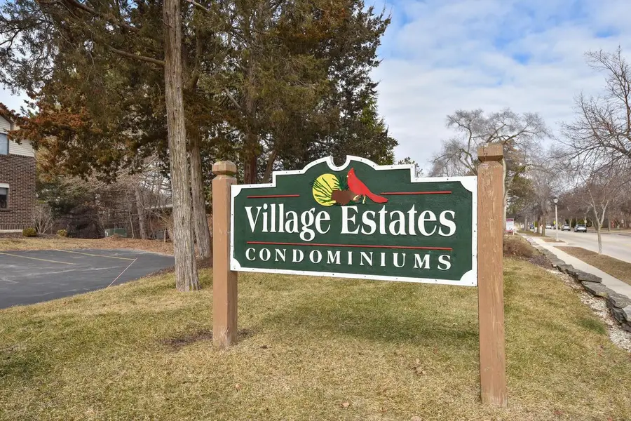 399 N Main STREET #I, Thiensville, WI 53092 - #2