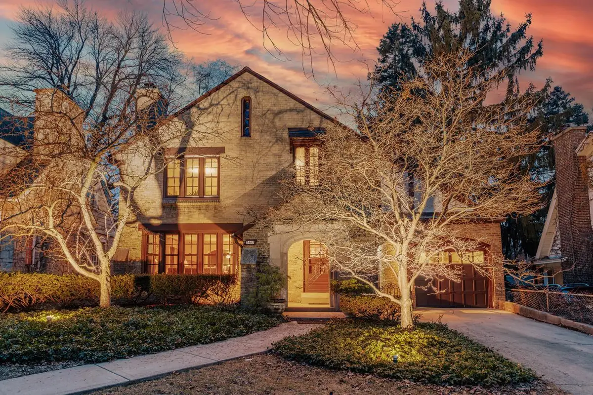 3467 N Frederick AVENUE, Milwaukee, WI 53211 - #1