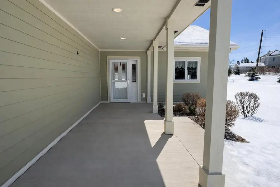 901 Hawthorne COURT, Manitowoc, WI 54220 - #3