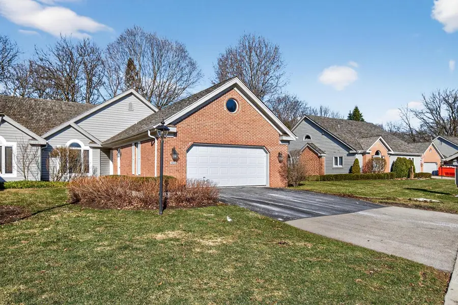 2415 Walnut Grove COURT #B, Brookfield, WI 53005 - #2