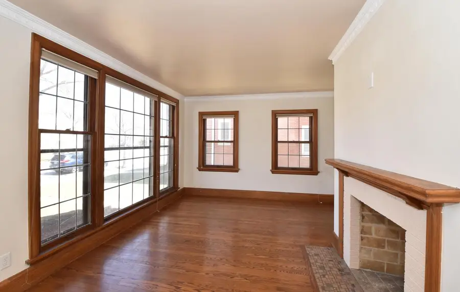 1213 E Kensington BOULEVARD #1215, Milwaukee, WI 53211 - #2