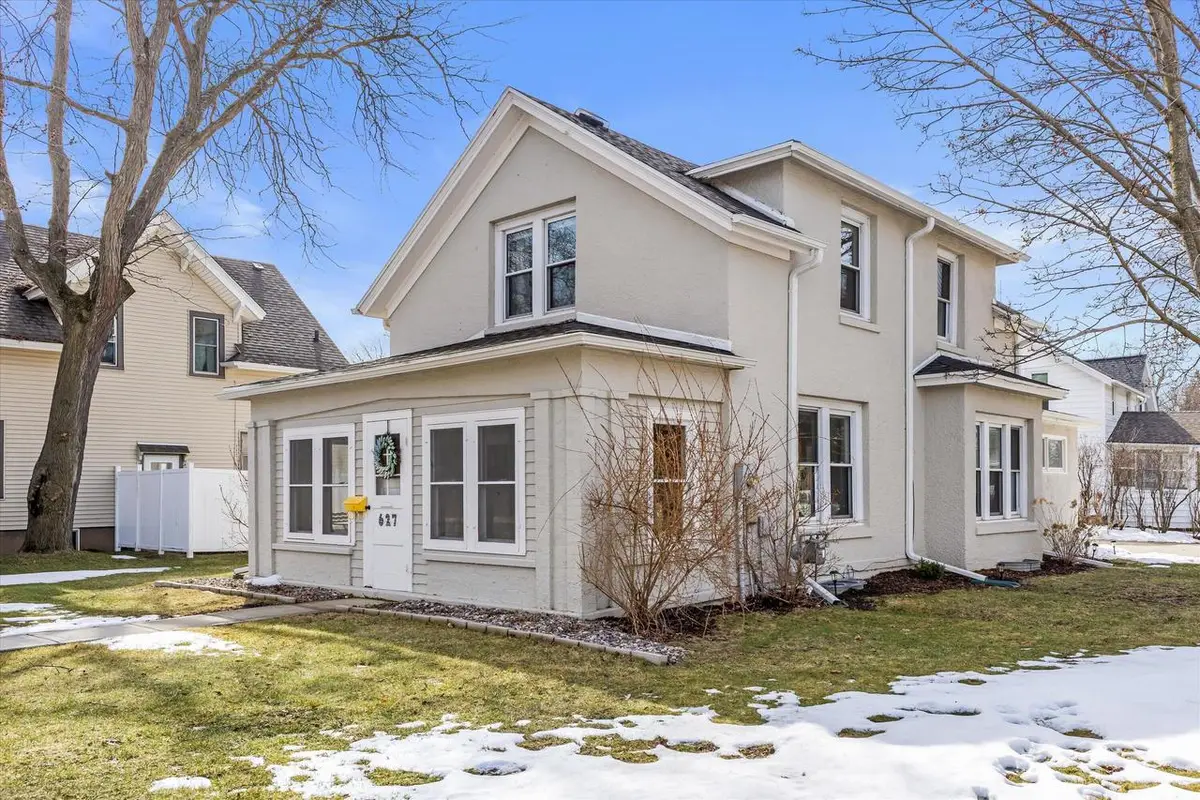 627 W Wisconsin AVENUE, Oconomowoc, WI 53066 - #1