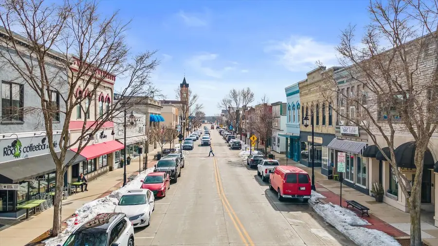 627 W Wisconsin AVENUE, Oconomowoc, WI 53066 - #3