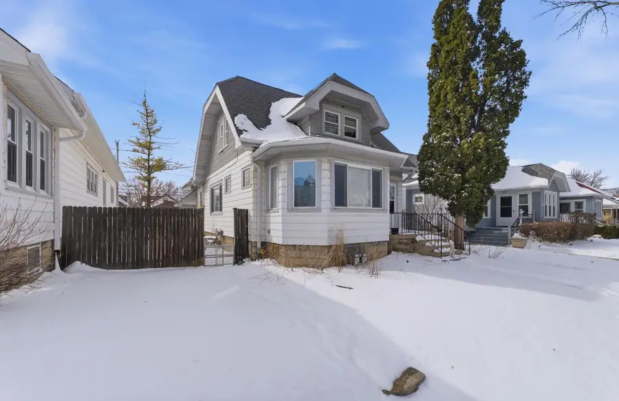 2217 S 67th PLACE #2219, West Allis, WI 53219 - #2