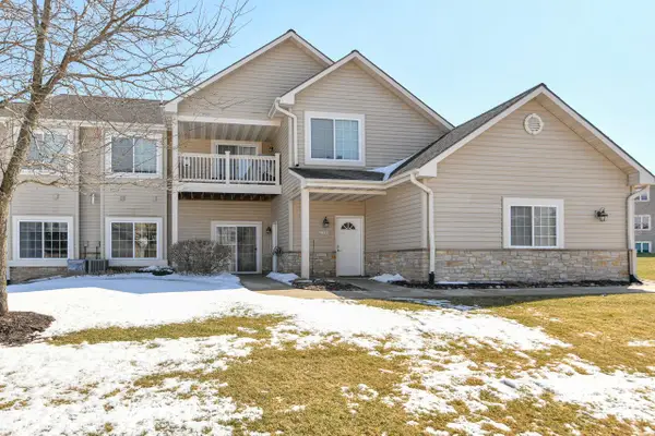 21790 N Weather Edge CIRCLE #C, Lannon, WI 53046