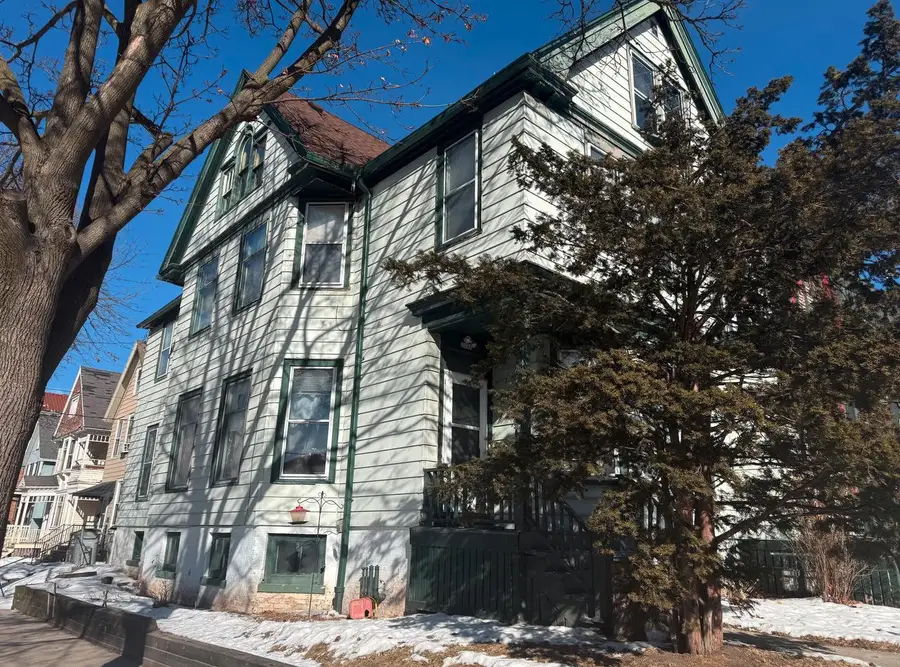 2241 N Summit AVENUE #2243, Milwaukee, WI 53202 - #2