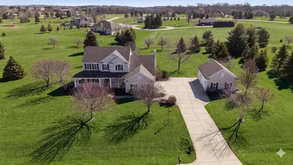 810 Black Squirrel COURT, Hubertus, WI 53033