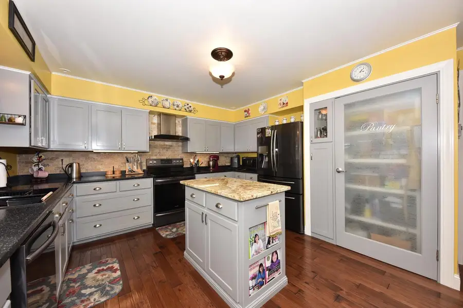 3551 S Woodland COURT, New Berlin, WI 53146 - #3