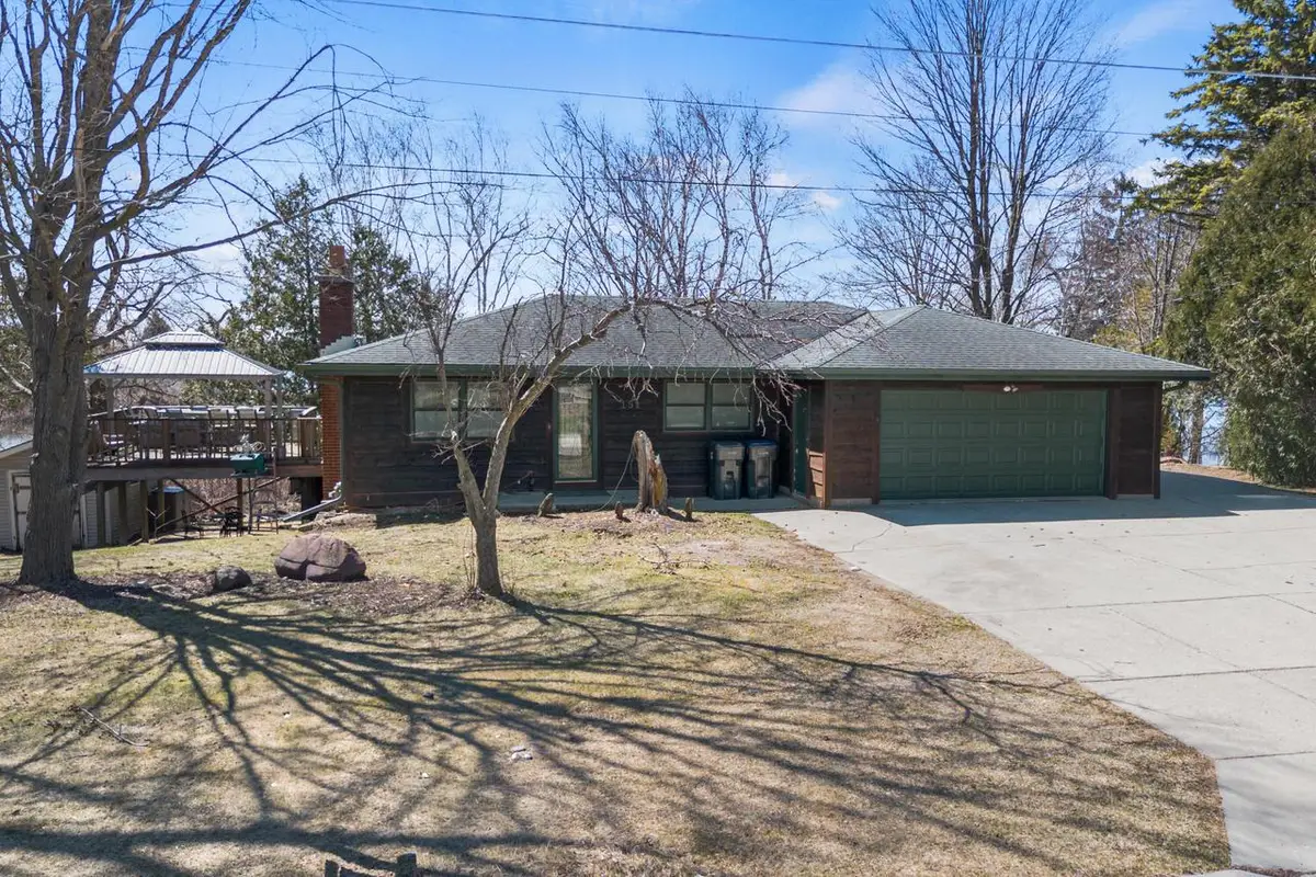 151 E Shore DRIVE, Random Lake, WI 53075 - #1