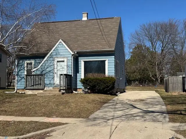 4124 W KIEHNAU AVENUE, Milwaukee, WI 53209 - #2