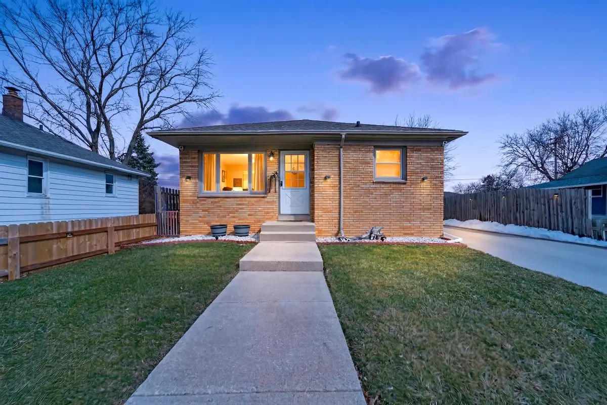 1104 North STREET, Racine, WI 53402 - #1