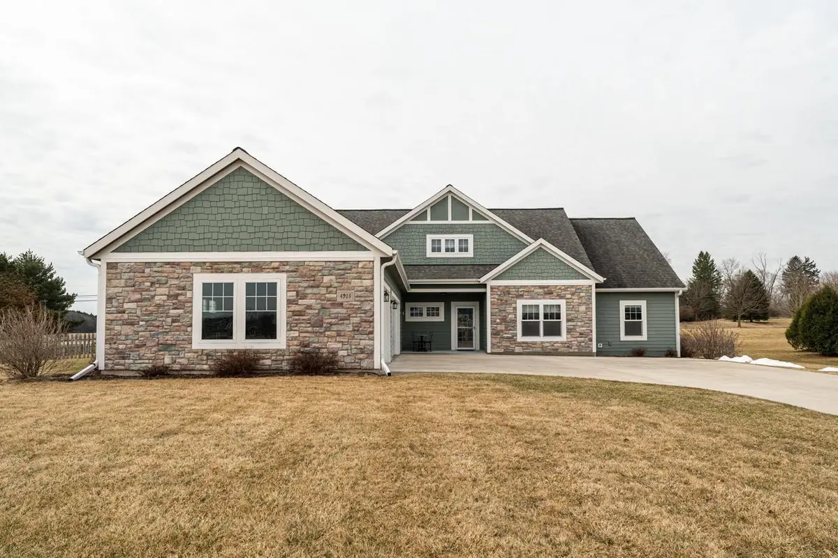 4915 Meadowview COURT, Grafton, WI 53024 - #1