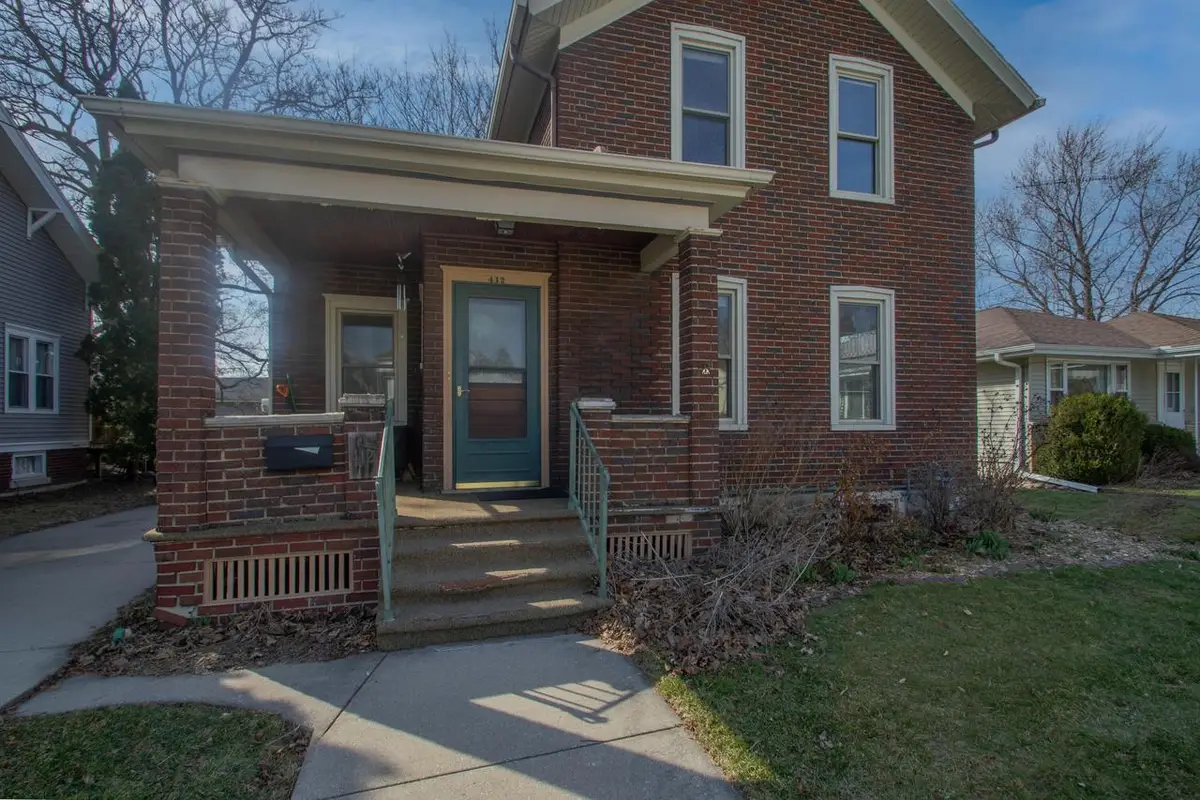 412 S 10th STREET, Watertown, WI 53094 - #1
