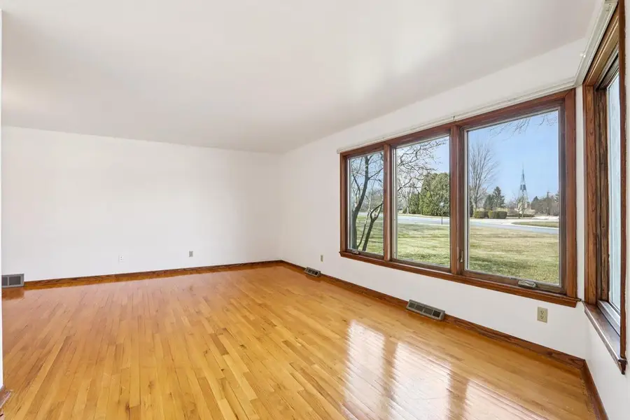 18215 Parish DRIVE, Brookfield, WI 53045 - #3