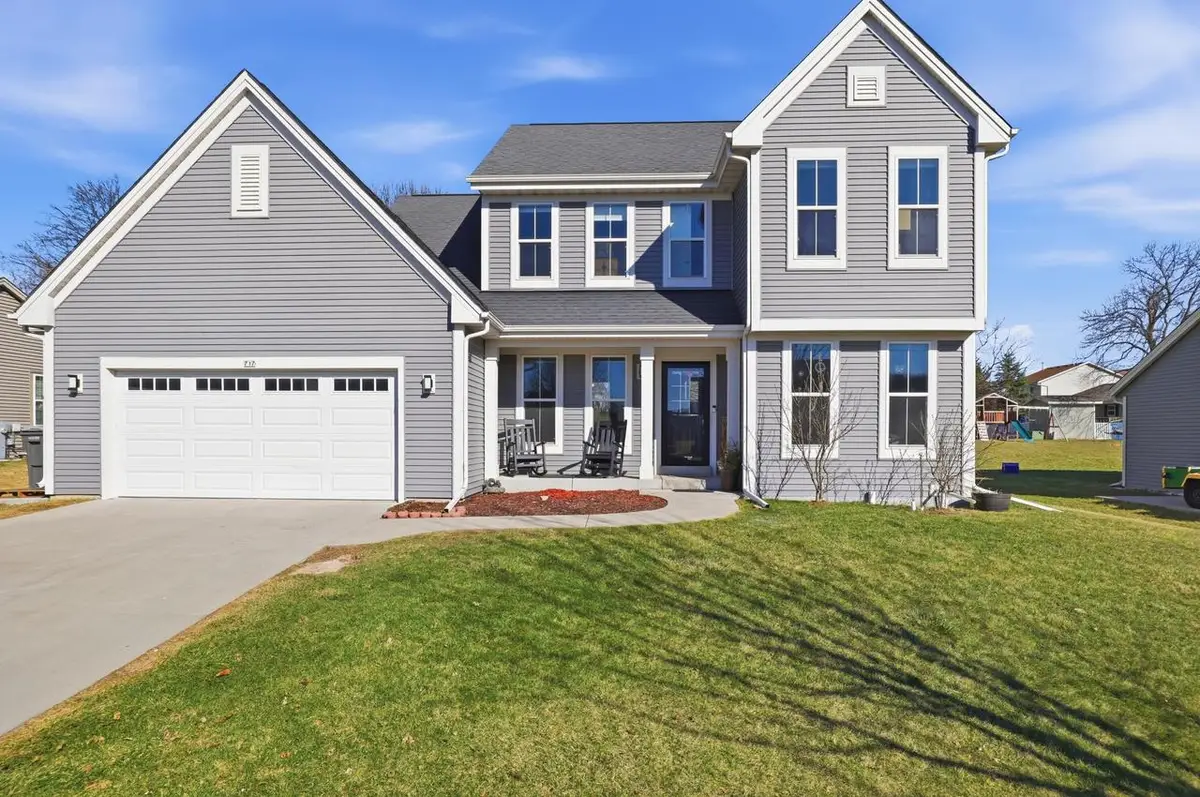 717 Chadwick DRIVE, Watertown, WI 53094 - #1