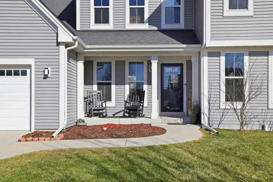 717 Chadwick DRIVE, Watertown, WI 53094 - #2