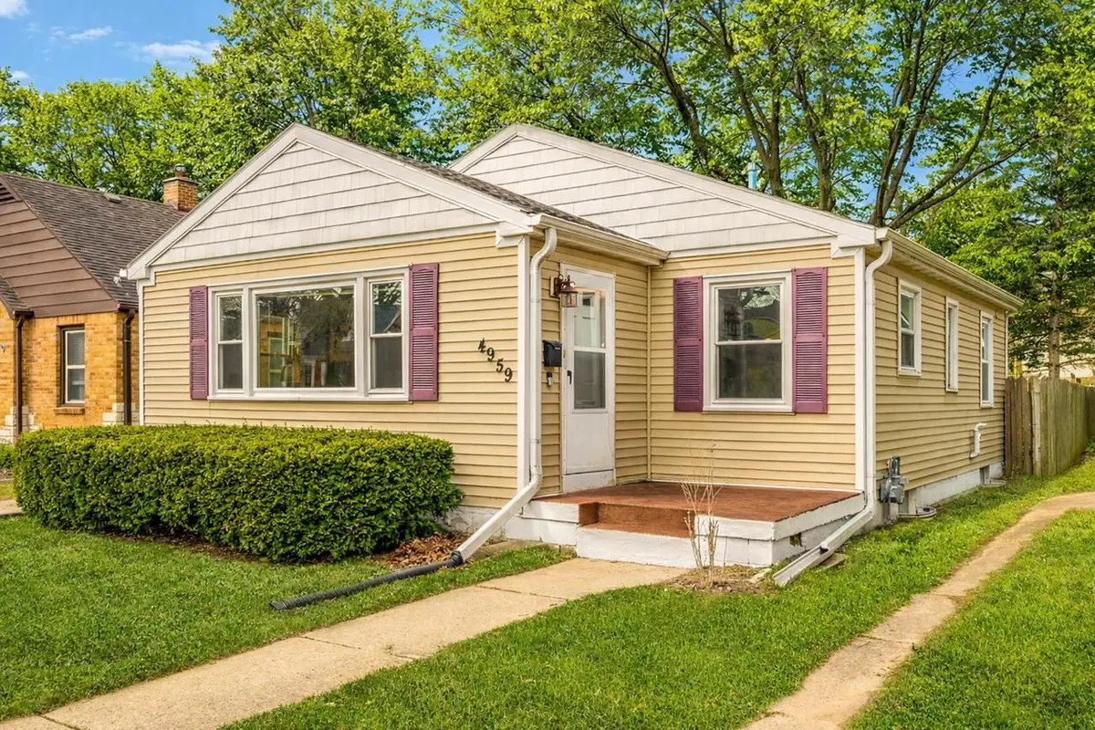 4959 N Berkeley BOULEVARD, Whitefish Bay, WI 53217 - #1