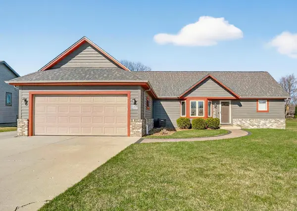 W199N17111 Ridgeway DRIVE, Jackson, WI 53037